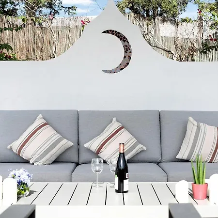 Holiday home Villalaluna Lacasa *