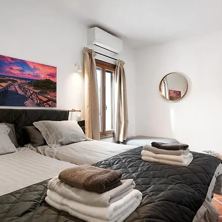 Holiday home Villalaluna Lacasa